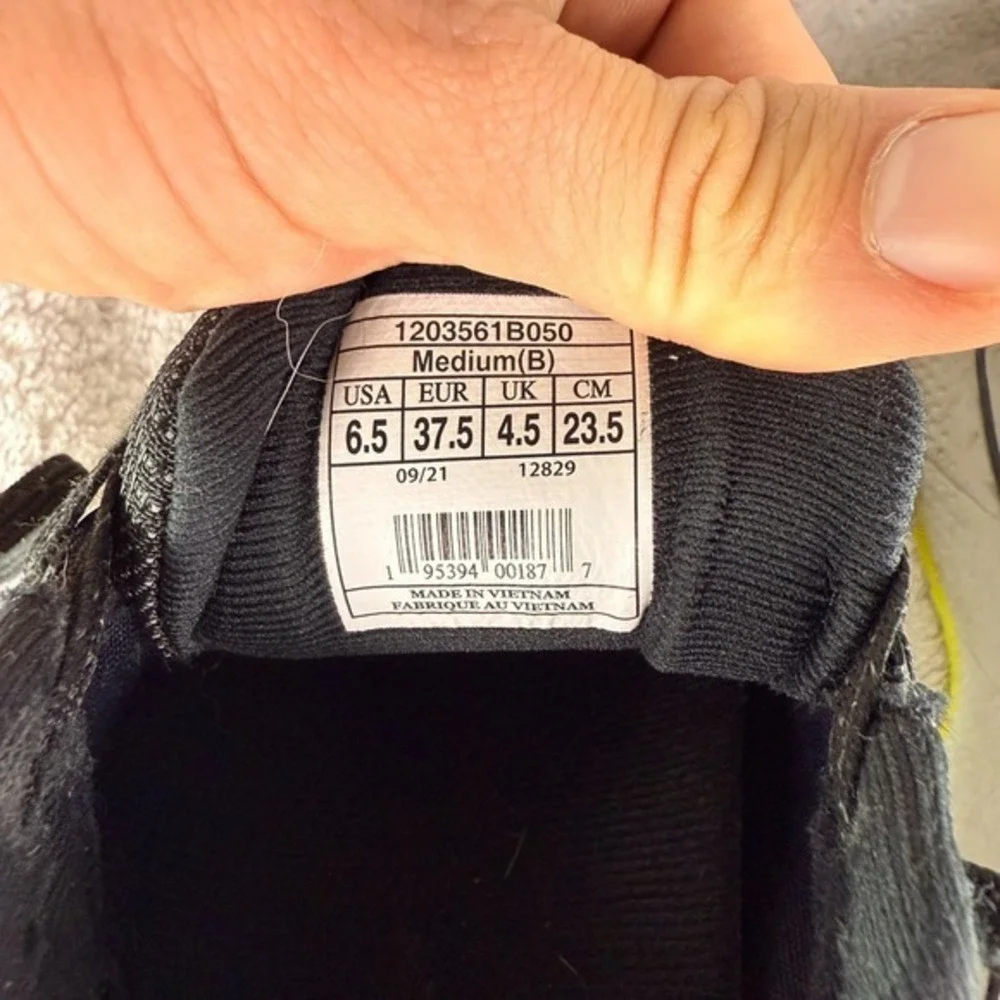Brooks Women's Ghost 14 Sz 6.5M Black Athletic Sneakers Tennis Shoes 1203561B050